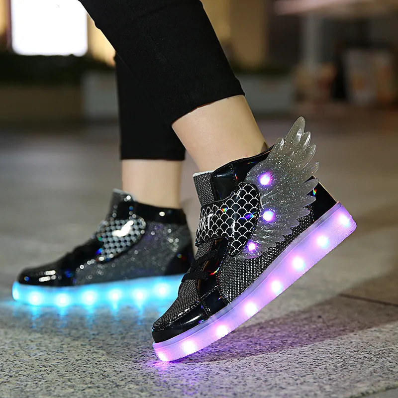 Waterproof leather childrens luminous shoes sports shoes LED lights shoelaces wings USB charging casual sports shoes girls skateboarding shoes 241008