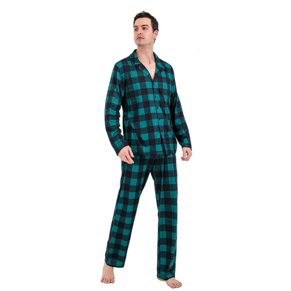 Cute and comfortable green grid family matching Christmas pajamas set for children and parents cute holiday set 241022