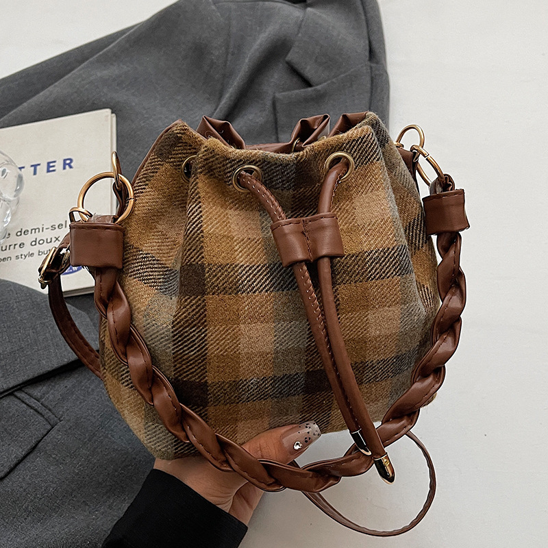 2024 bags designer women free shipping Fashionable woolen drawstring bag versatile commuting retro NEW hot plaid water bucket
