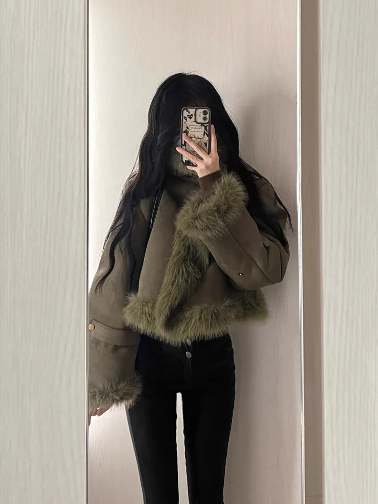 Womens spliced short leather and fur suede thick green collar long sleeved loose autumn high-end clothing 241023