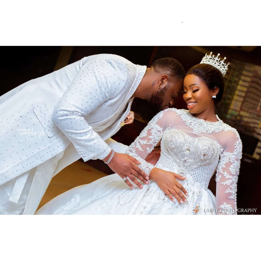 Aso Amazing Ebi Arabic Plus Size Urious Lace Sexy Beaded Crystals Long Sleeves Bridal Dresses Sheer Neck Wedding Gow Cph215