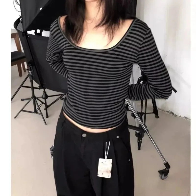 Casual Striped TShirt For Women Fashion Vintage Womens Long Sleeve Round Neck Slim Tee Spring Female Gentle Street Top 241022