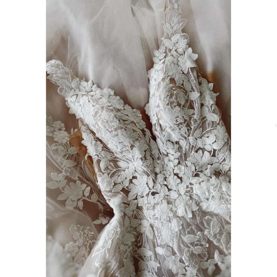 Modern Lace Wedding Dresses A Line Tulle Backless V Neck A Line Bohemian Bridal Gowns With Appliques Ruffles Robe De Maraige Bc14398