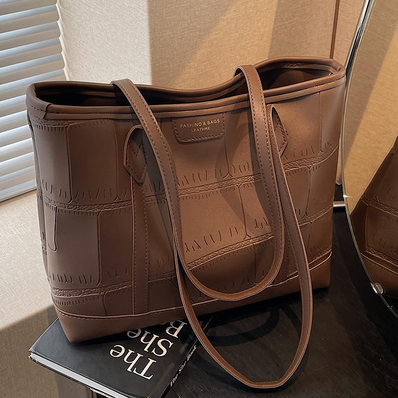 2024 bags designer women bag free shipping High end commuting armpit bag, women's large capacity tote bag, shoulder bag