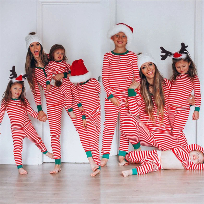 Christmas Family Matching Set Adult Children Baby Christmas Mom and Me Party Pajama Set Fashion Stripe Printed Couple Clothing 241022