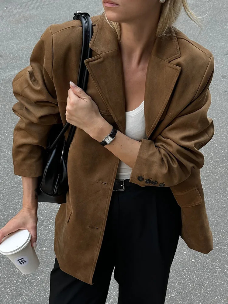 Suede retro womens jacket with a single chest pocket and a casual long sleeved shirt. womens autumn street jacket 241023