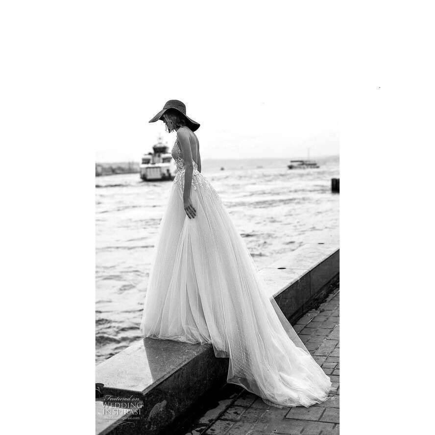 Dresses 3D Beach With Ral Spaghetered Skirt Backless Plus Size Elegant Garden Country Toddler Wedding Gowns Bc1832