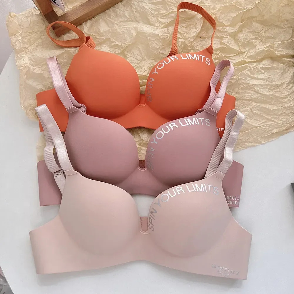 2025 New designer s three sexy trend push style fashionable bras for women with the letters gerie wireless seamless bras underwear and women s pattern