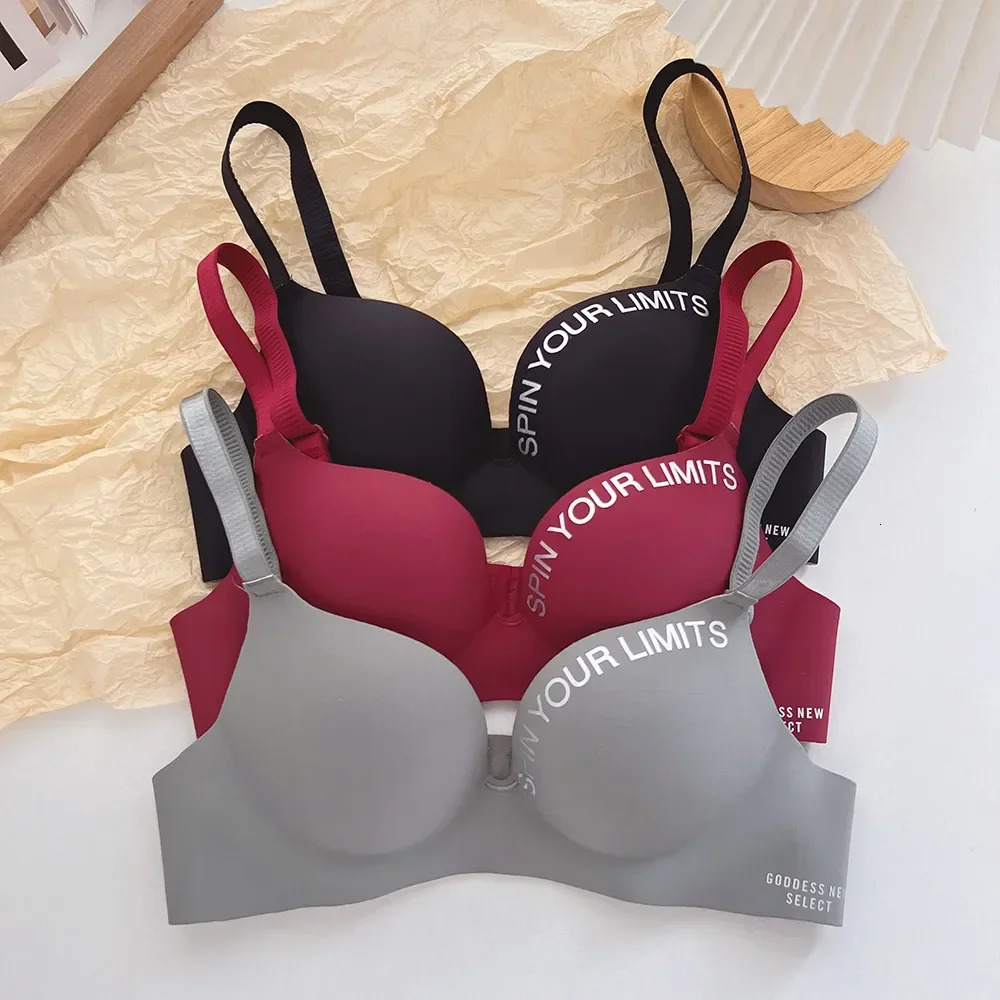 2025 New designer s three sexy trend push style fashionable bras for women with the letters gerie wireless seamless bras underwear and women s pattern
