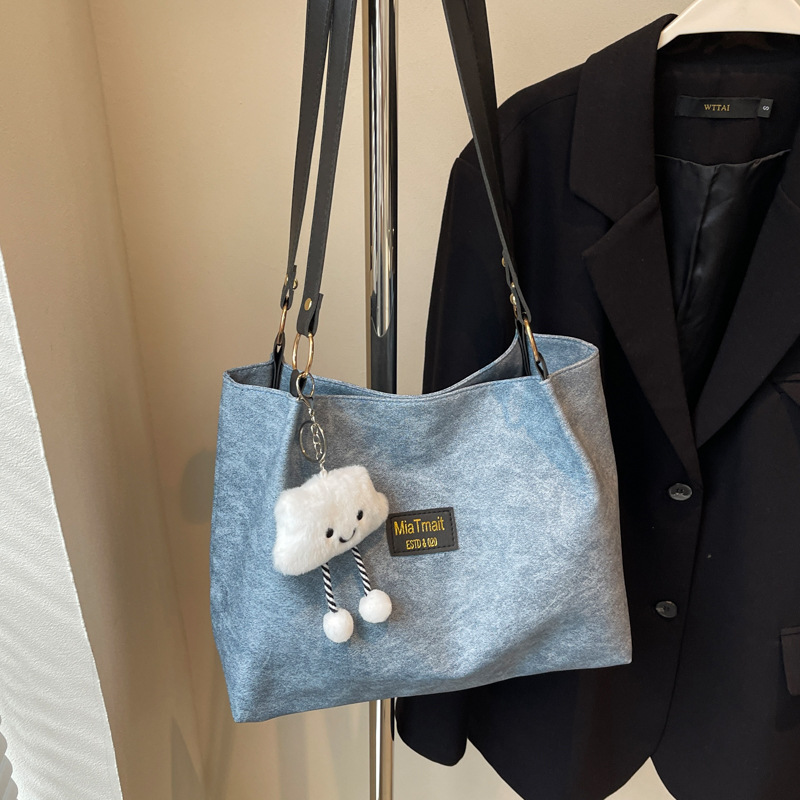 2025 Designer Simple 3 2024 New Fashionable and Beautiful Shoulder Large Capacity Commuter Tote Bag free shipping