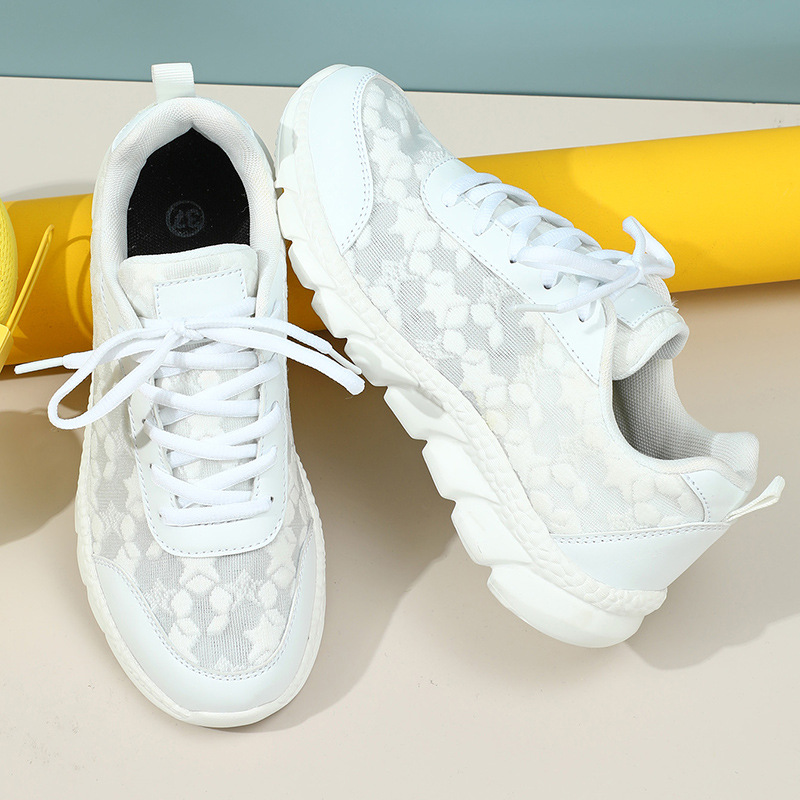 Cold adhesive shoes mesh surface breathable casual sports shoes soft sole comfortable outdoor running shoes fashion all match white shoes
