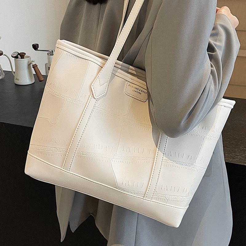2024 bags designer women bag free shipping High end commuting armpit bag, women's large capacity tote bag, shoulder bag