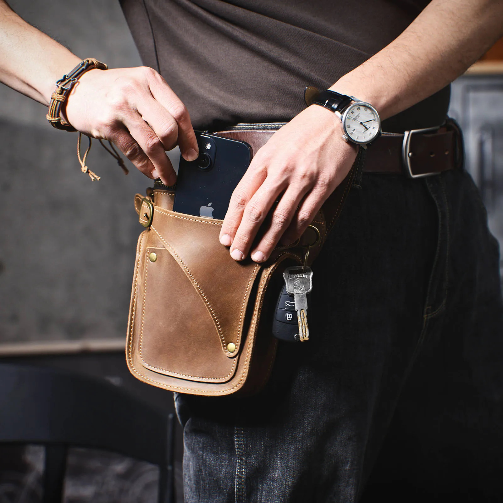 Mens retro leather waist bag casual phone bag laminated cowhide outdoor phone case crazy horsehide 241023