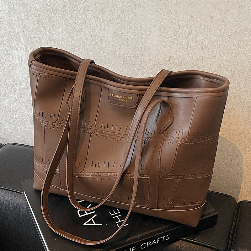 2024 bags designer women bag free shipping High end commuting armpit bag, women's large capacity tote bag, shoulder bag