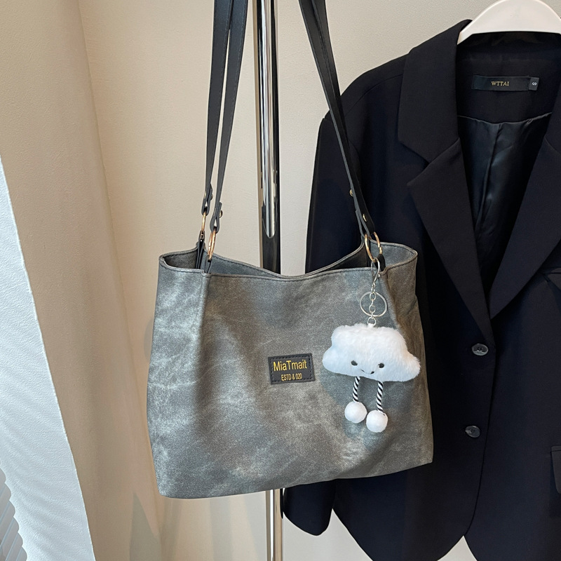 2025 Designer Simple 3 2024 New Fashionable and Beautiful Shoulder Large Capacity Commuter Tote Bag free shipping