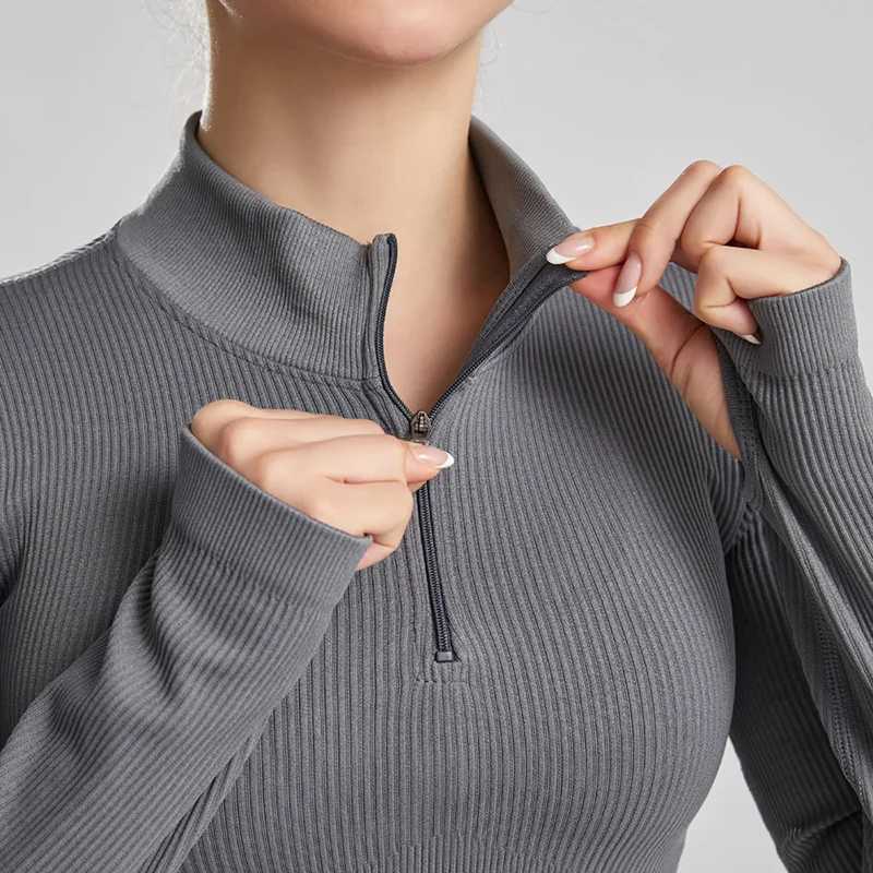 Womens seamless cut top fitness shirt long sleeved sports top womens front zipper yoga top activity suit with thumb holeXJ250410