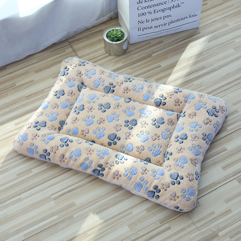 Thickened plush cushion cat litter cat sleeping mat kennel coral velvet dog blanket cotton pad warm nest pad wholesale