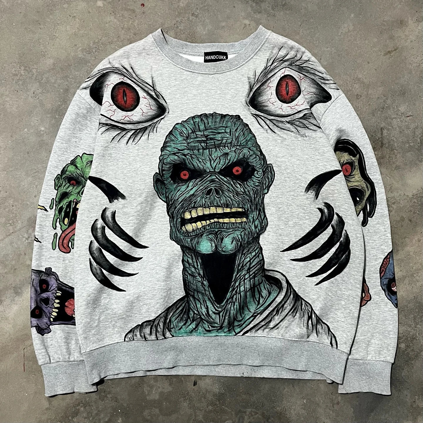 Autumn and Winter Grey Warm Long Sleeve Printed T-shirt Y2k Retro Zombie Pattern Gothic Hoodie Sportswear Loose Mens Wear 241024