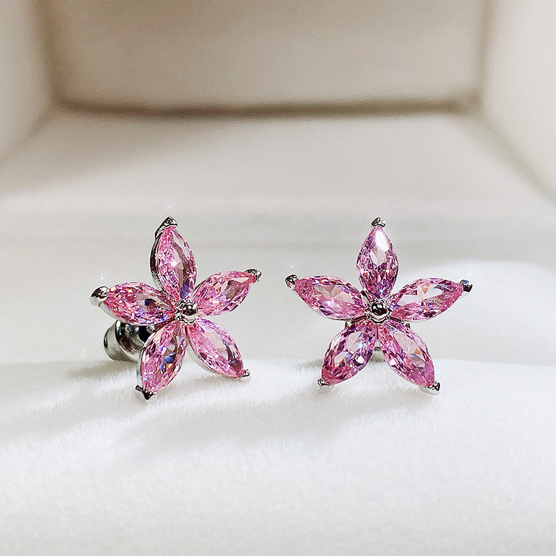 Classic Color Star Diamond Earrings Sweet Flower Five-pointed Star Women's Earrings Designer Red Maple Leaf Crystal Earrings Luxury Wedding Jewel