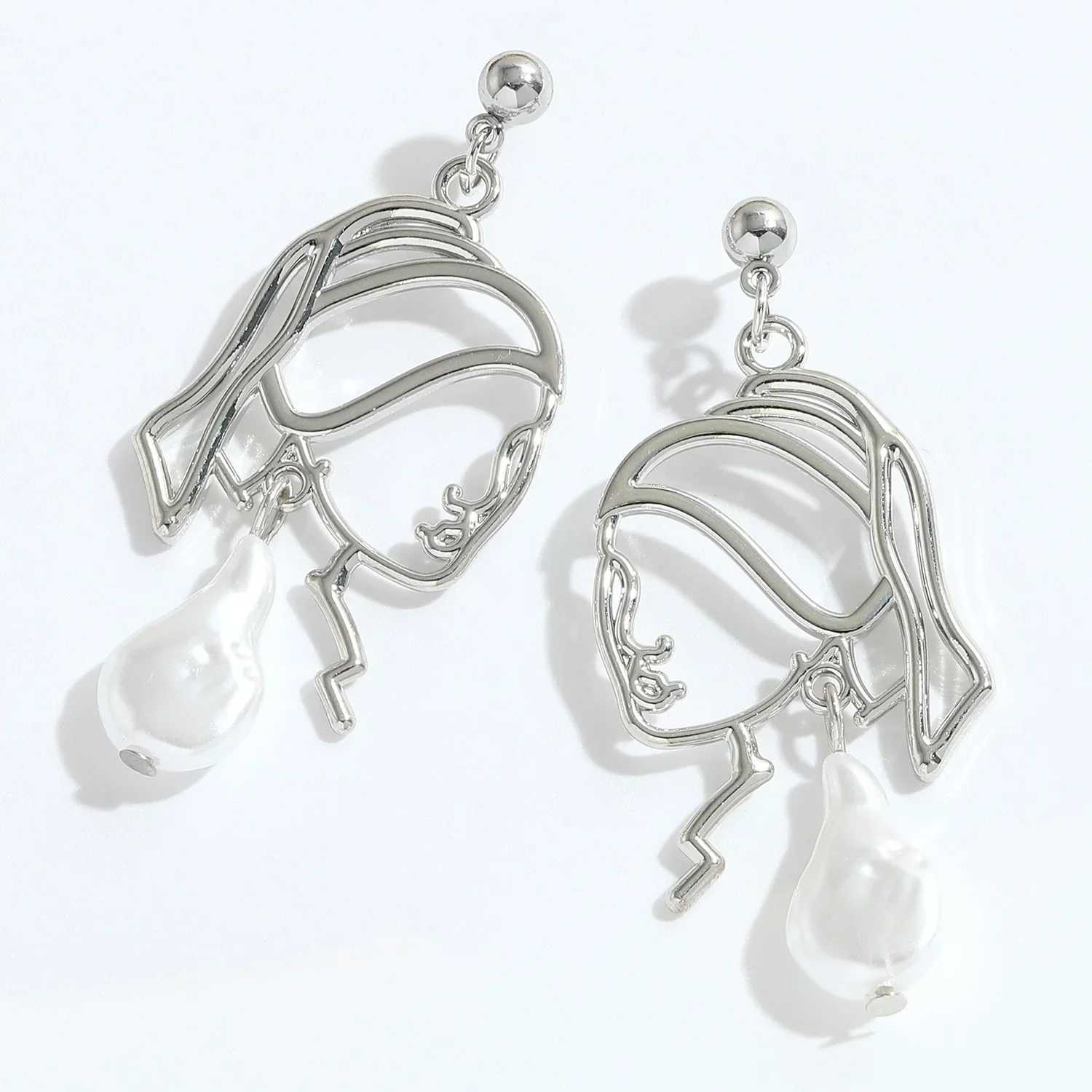 New Retro Girl Abstract Line Female Pendant Earrings Simple Pearl Face Pendant Earrings Elegant Female Earrings Jewelry Gifts W241023