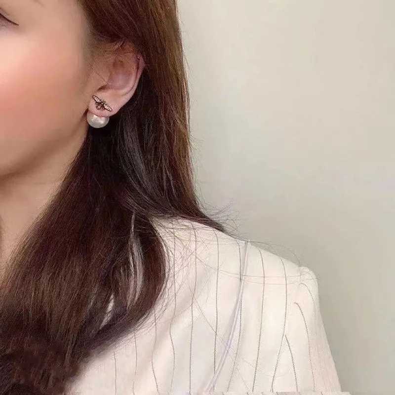 Vintage Charm Insect Bee Pearl Stud Earrings for Women Temperament Exquisite Gold Color Zircon Jewelry Party Accessories GiftX241023