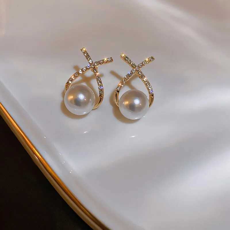 Elegant simulated pearl earrings suitable for women set with rhinestone earrings letter X earrings 2023 Trent party wedding jewelry W241023