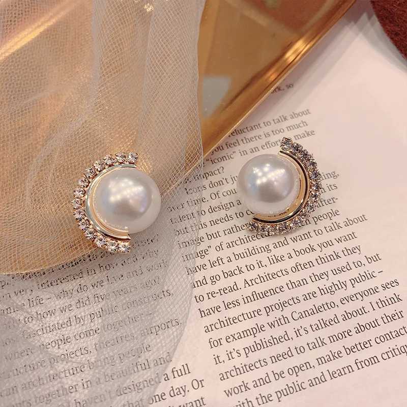 Trendy Imiation Pearl Stud Earrings for Women Rhinestones Semicircle Geometry Charms Small Earrings Party Elegant Jewelry GiftX241023