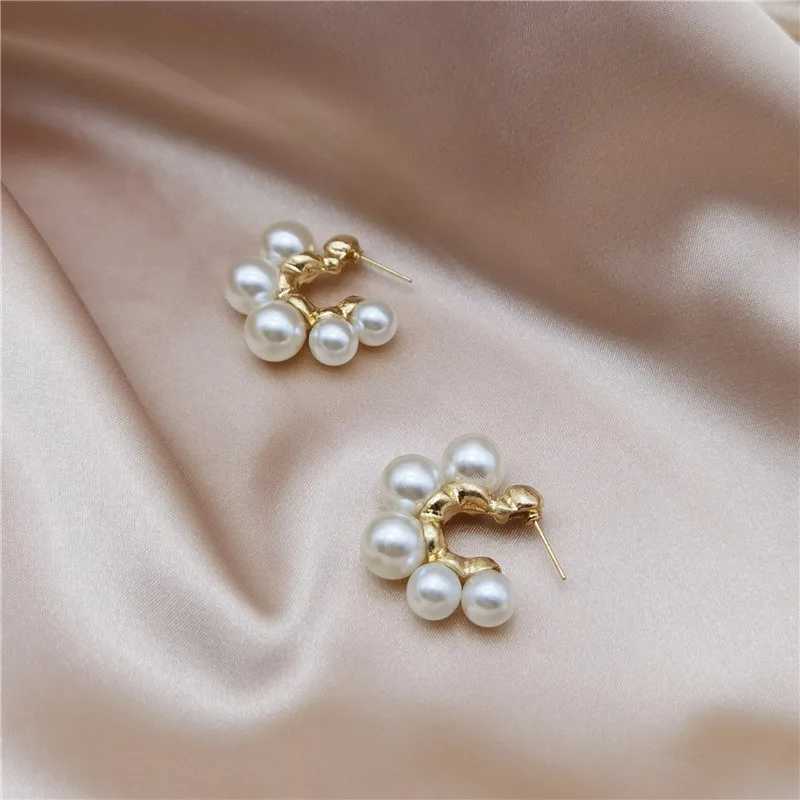 Korean Retro C-shaped Large Imitation Pearl Irregular Stud Earrings Female Fashion Geometry Ear Wedding Jewelry Romantic GiftX241023