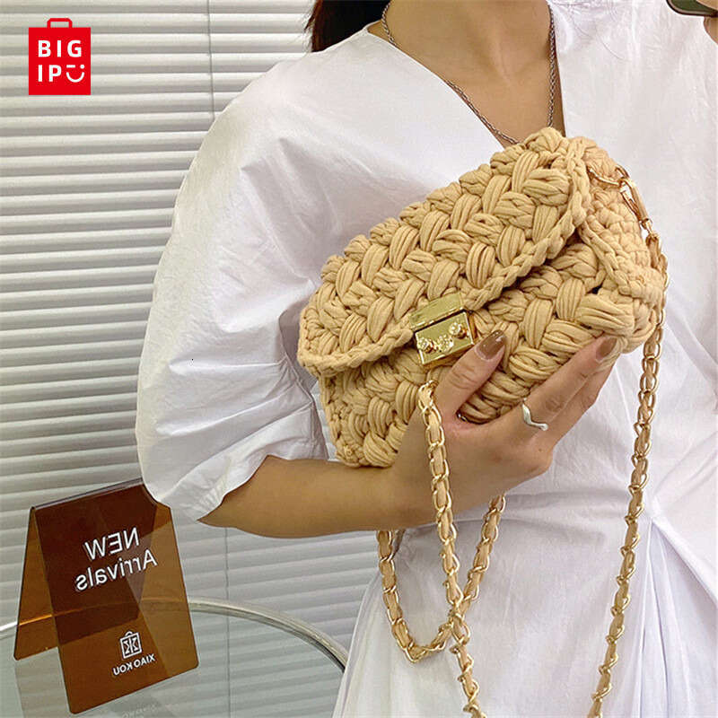 Designer Bag Women's 2024 Bag Cloth Crochet Woven Bag Hand Made Woven Chain Lock Women's Crossbody Single Ladies' Shoulder Bag New tote