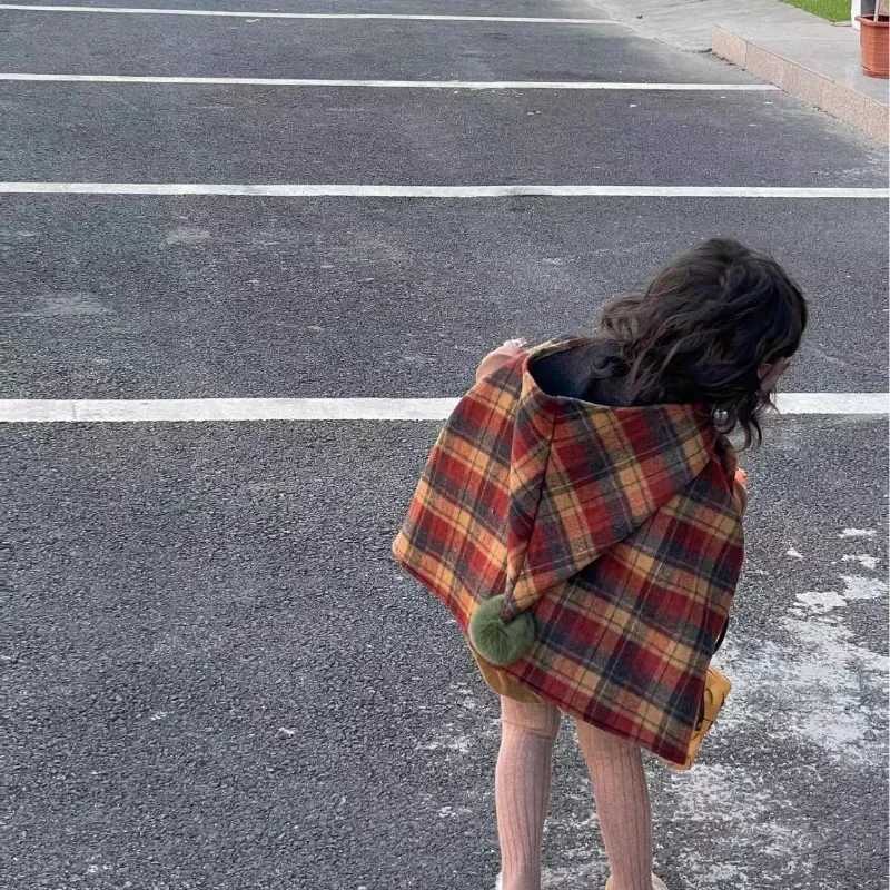 Childrens outerwear girls winter clothing baby girls wool cloaks preschool girls Kaye red checkered Cape Town cotton thick hooded Cape Town W241023