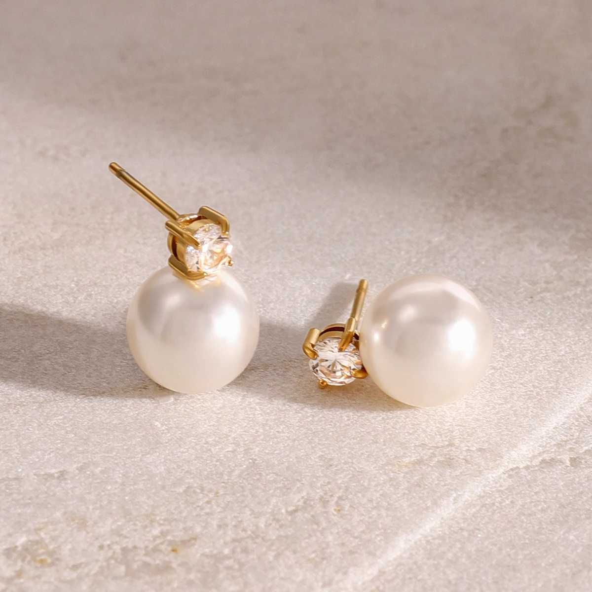 Uworld Fashion Pearl Imitation Stainless Steel Round Smooth Metal Stud Earrings Anti Allergy Elegant Tren Womens Jewelry W241023