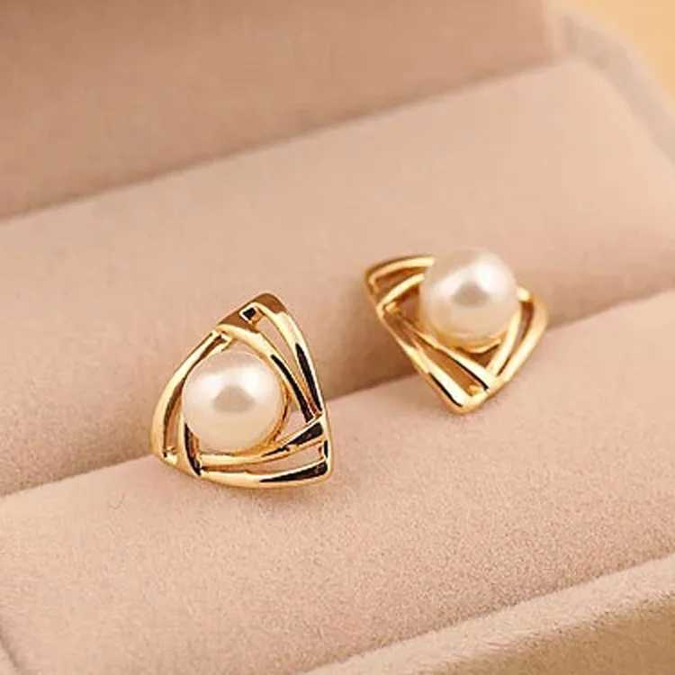 New Fashion Pearls Earring 2016 Elagant Charming Triangle Plated Gold Pearl Ear Stud Earrings Gift Lady Girl Boucle DoreilleX241023