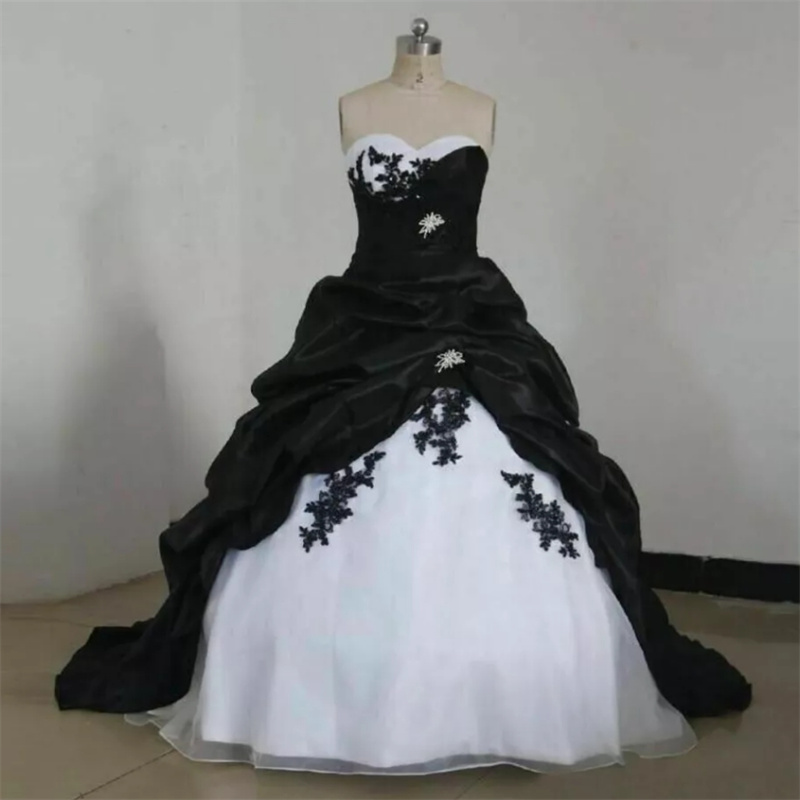 Gothic Black And White Wedding Dress Vintage Ruffles Sweetheart Ball Gown Lace Country Bridal Dress 20245 Corset Victorian Fantasy Bride Dress Robe De