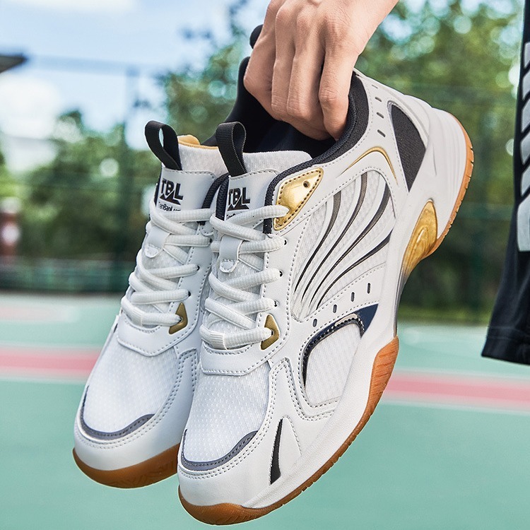 Feather sneakers for couples, lightweight breathable mesh, shock-absorbing and rebound anti slip table shoes, tennis shoes