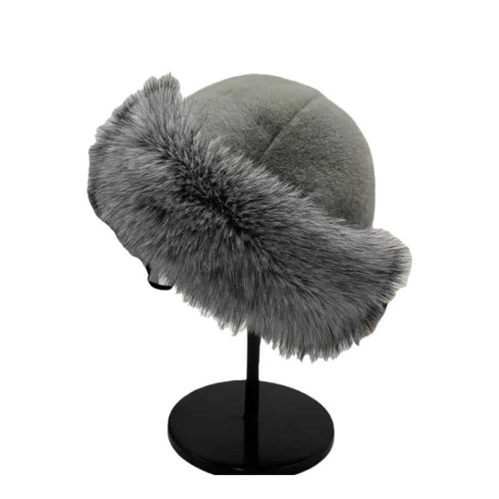 Winter plush fishermans hat used for warm and fluffy fur ear protection windproof and warm equipment fashionable Fem Panama Basin hat X24102311