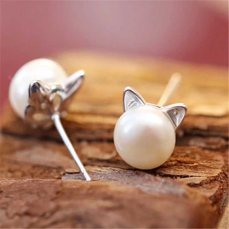 Fashion earrings jewelry silver small pearl cat stud earrings suitable for women summer daisy earrings W241023