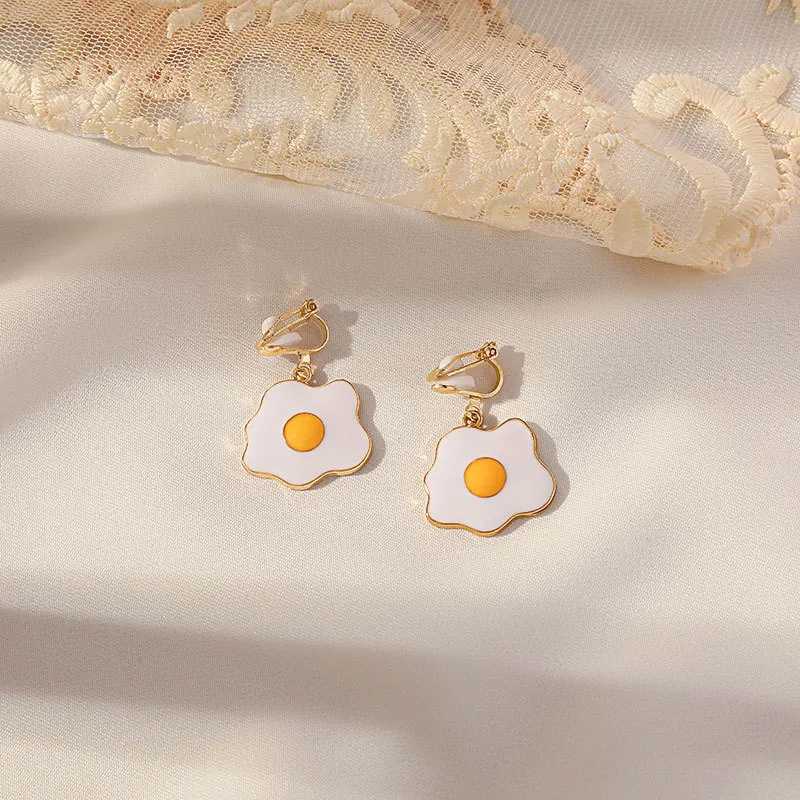 Korean Non Perforated Earring Clip for Women 2023 Hollow Pearl Earring Clip Fashion New Geometric Edge Earrings W241023