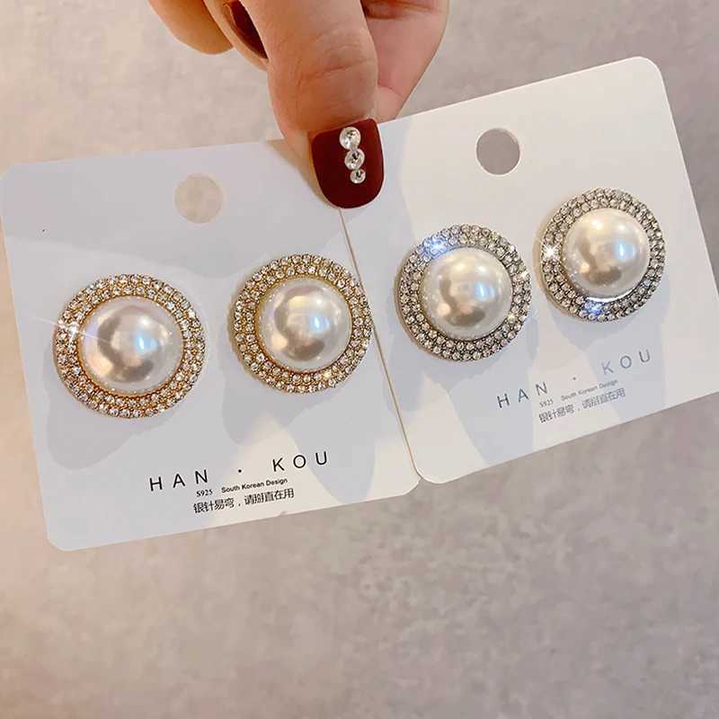 Imitation pearl gold silver round stud earrings suitable for women luxurious crystal earrings womens simulated pearl ring earrings W241023