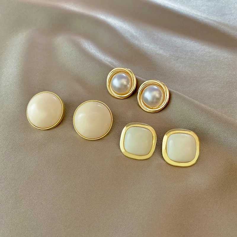 Contracted Pearl Earring Female Personality Fashion Earring Design Feeling Geometric Earrings Ms Wedding Birthday GiftsX241023