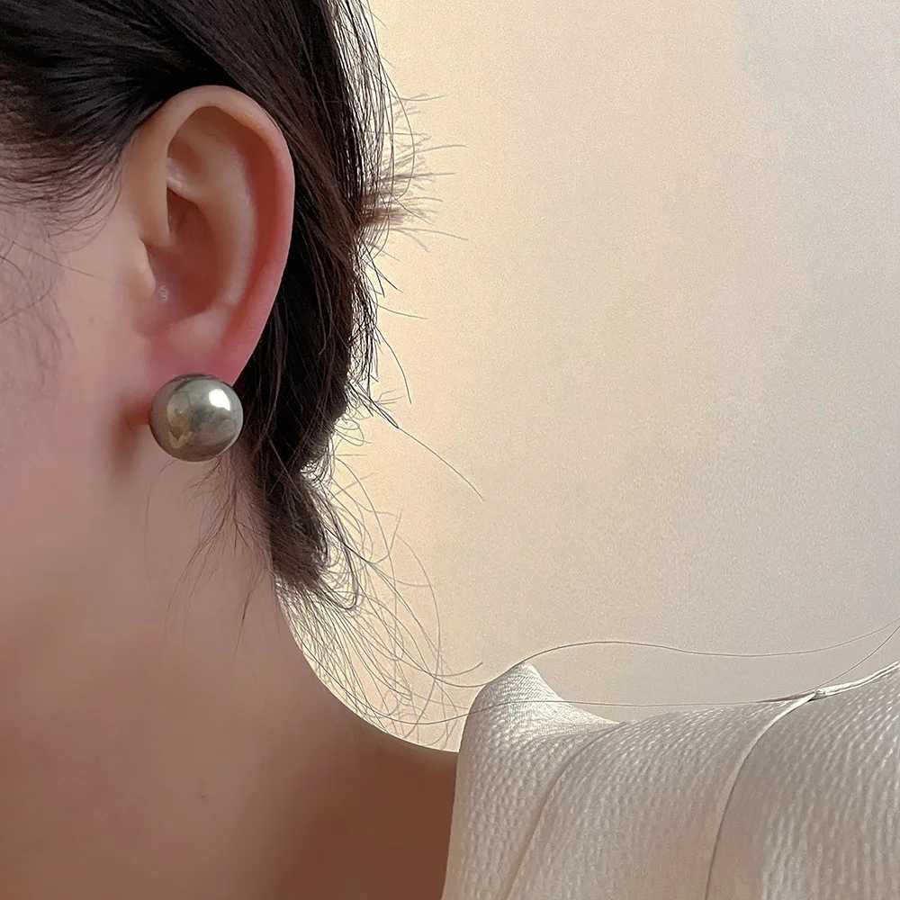French Retro Elegant Round Grey Pearl Stud Earrings For Women Student Fashion Cute Jewelry Girl Party GiftsX241023