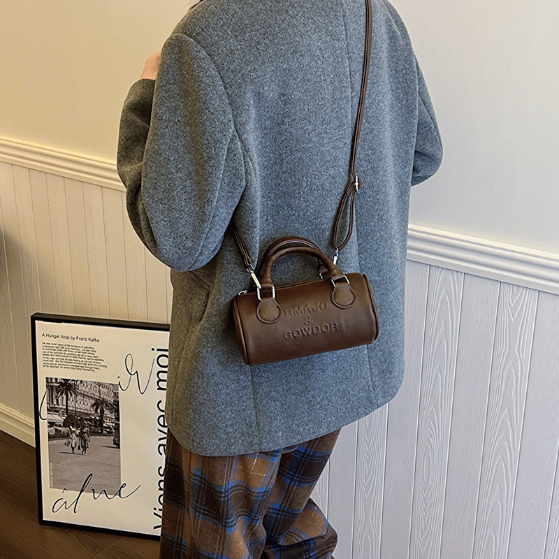 2025 Designer 2024 3 Niche Design New Winter Fashion Handbag Crossbody Simple Shoulder Bag free shipping