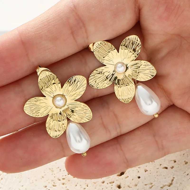 Stainless Steel Gold Color Flower Earrings for Women with Pearl Simple Jewelry Accessories for Women Party Jewelry NewX241023
