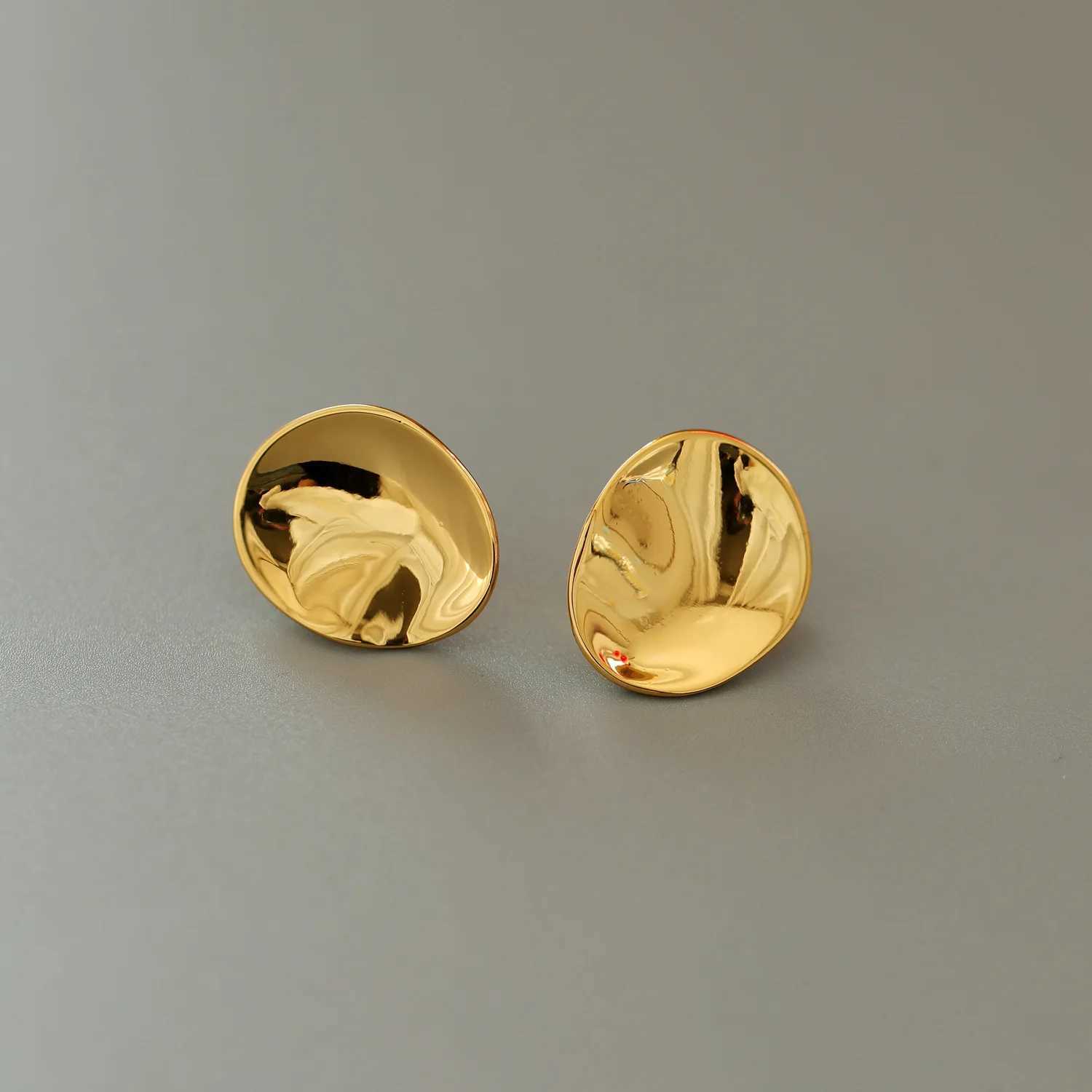 French niche design Heavy smooth irregular round earrings Geometric oval bright metal earringsX241023