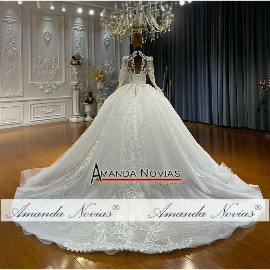 New Design V-Necke Princess Wedding Gown