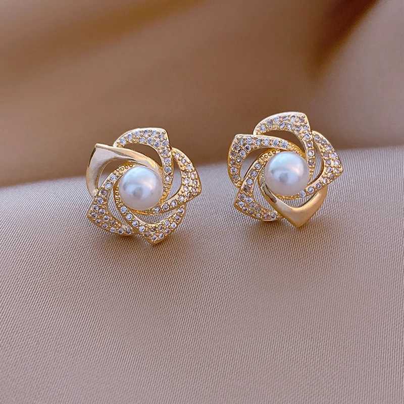 French luxury crystal rose pearl earrings suitable for women exquisite Korean earrings party Mothers Day jewelry W241023
