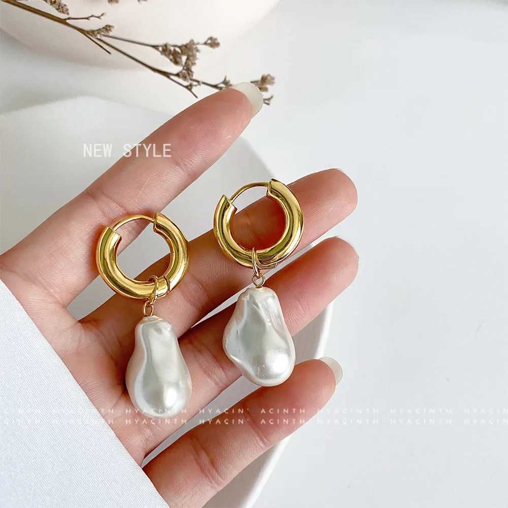 Round pendant earrings new retro Baroque pearl earrings golden round earrings feminine elegance jewelry party gifts W241023