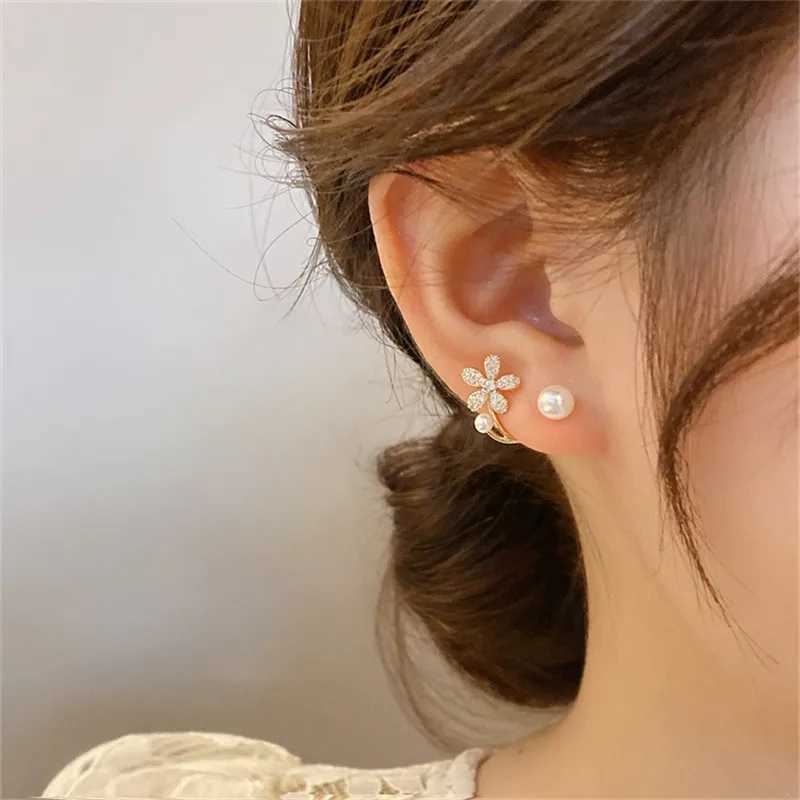 New Korean Light Luxury Imitation Pearl Flower Stud Earrings For Women Fashion Crystal Elegant Jewelry Party GiftsX241023