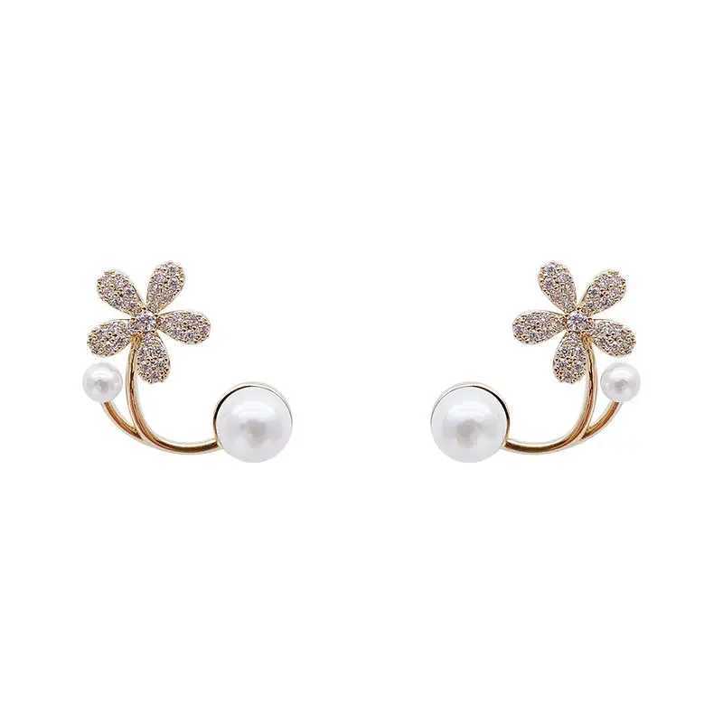 2024 New Korean Luxury Imitation Pearl Flower Stud Earrings Womens Fashion Crystal Elegant Jewelry Party Gifts W241023