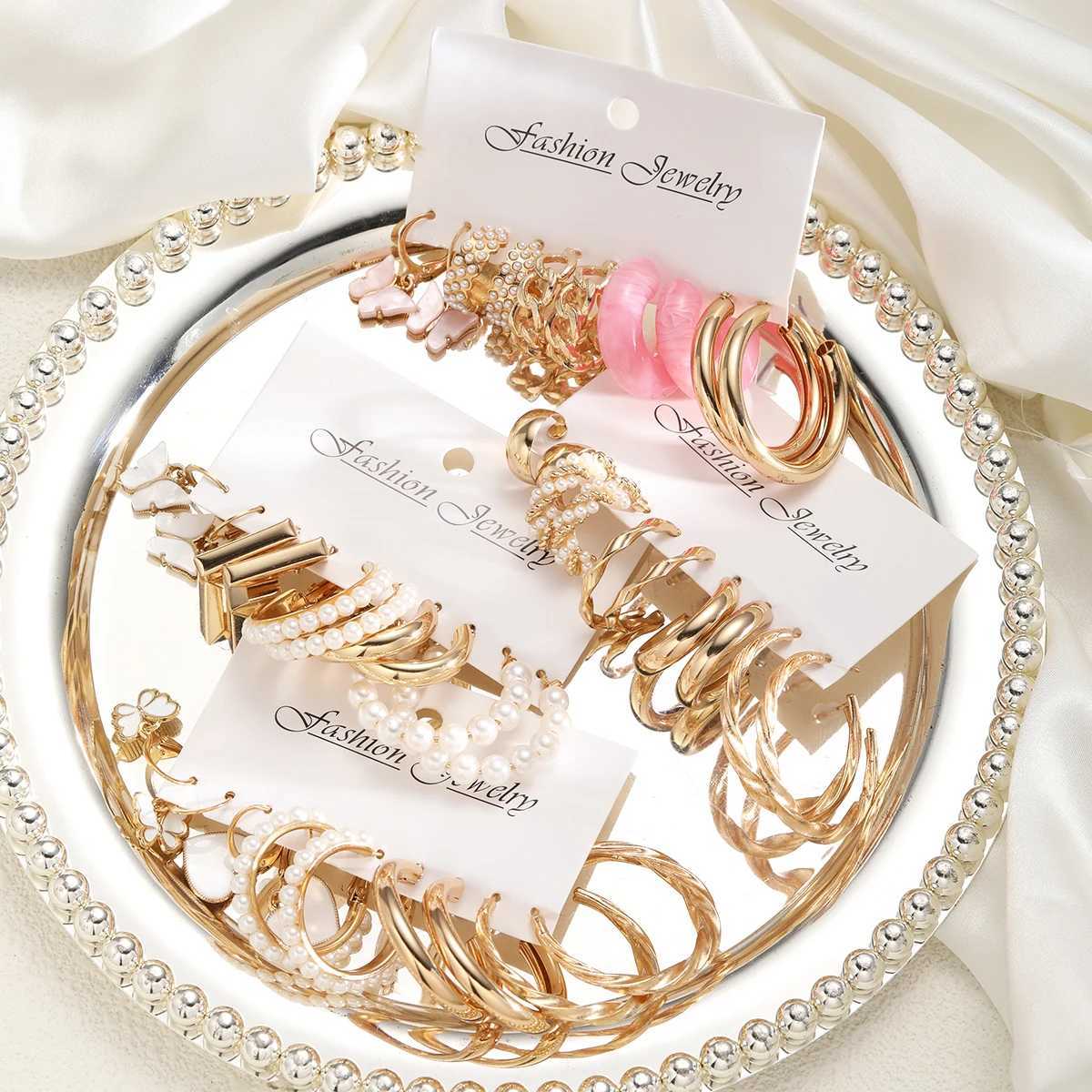 40 piece retro heart-shaped butterfly earring set suitable for women gold pearl round twisted geometric ring earrings Tren jewelry W241023