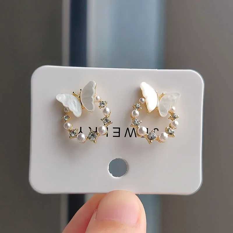 New Butterfly Crystal Imitation Pearl Wreath Circle Geometry Stud Earrings Korean Jewelry Female Birthday Friend Christmas GiftX241023